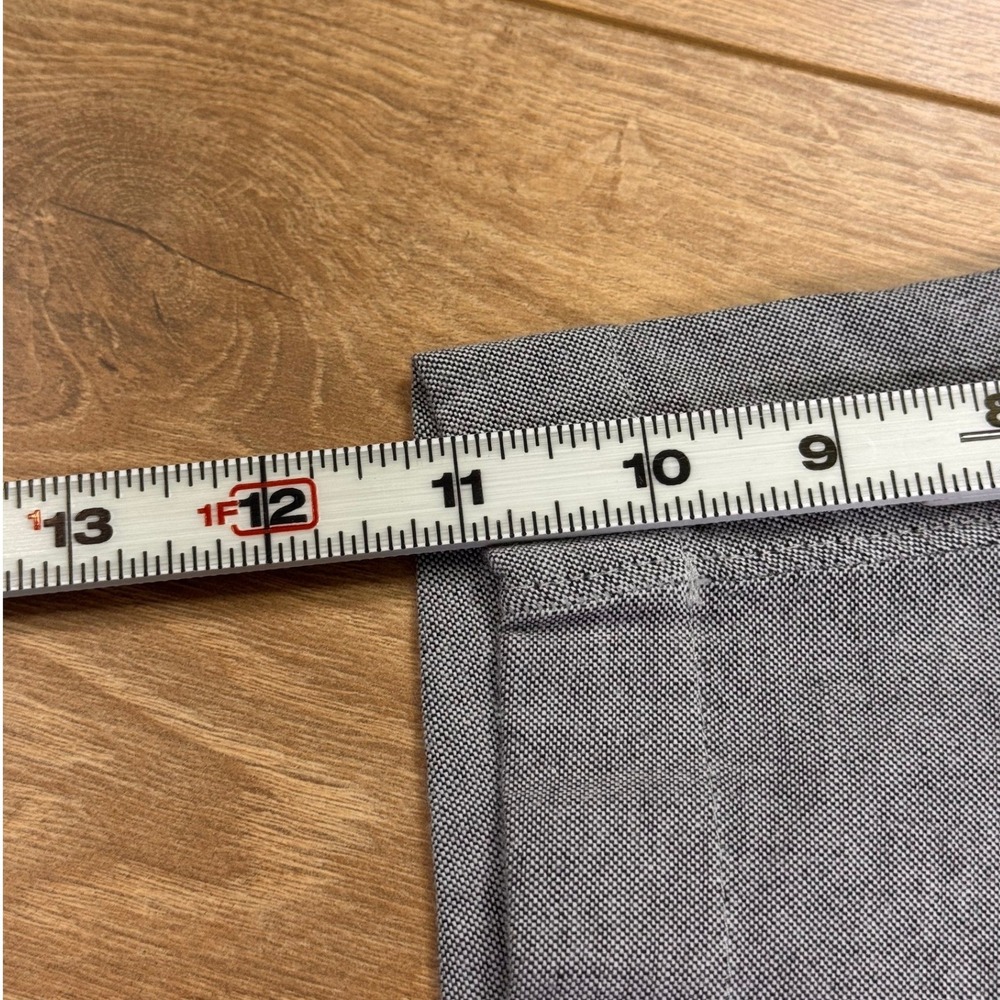 Lululemon Commission Short Relaxed Qwick Oxford Shorts Size 31 Gray EUC - Picture 5 of 5